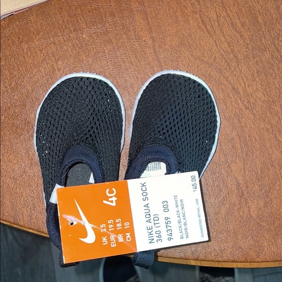 Brand new Nike water shoe - Picture 1 of 3